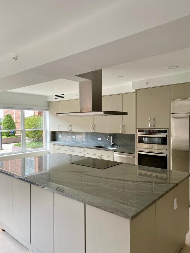 Blue Wave Quartzite Kitchen — Photo 2