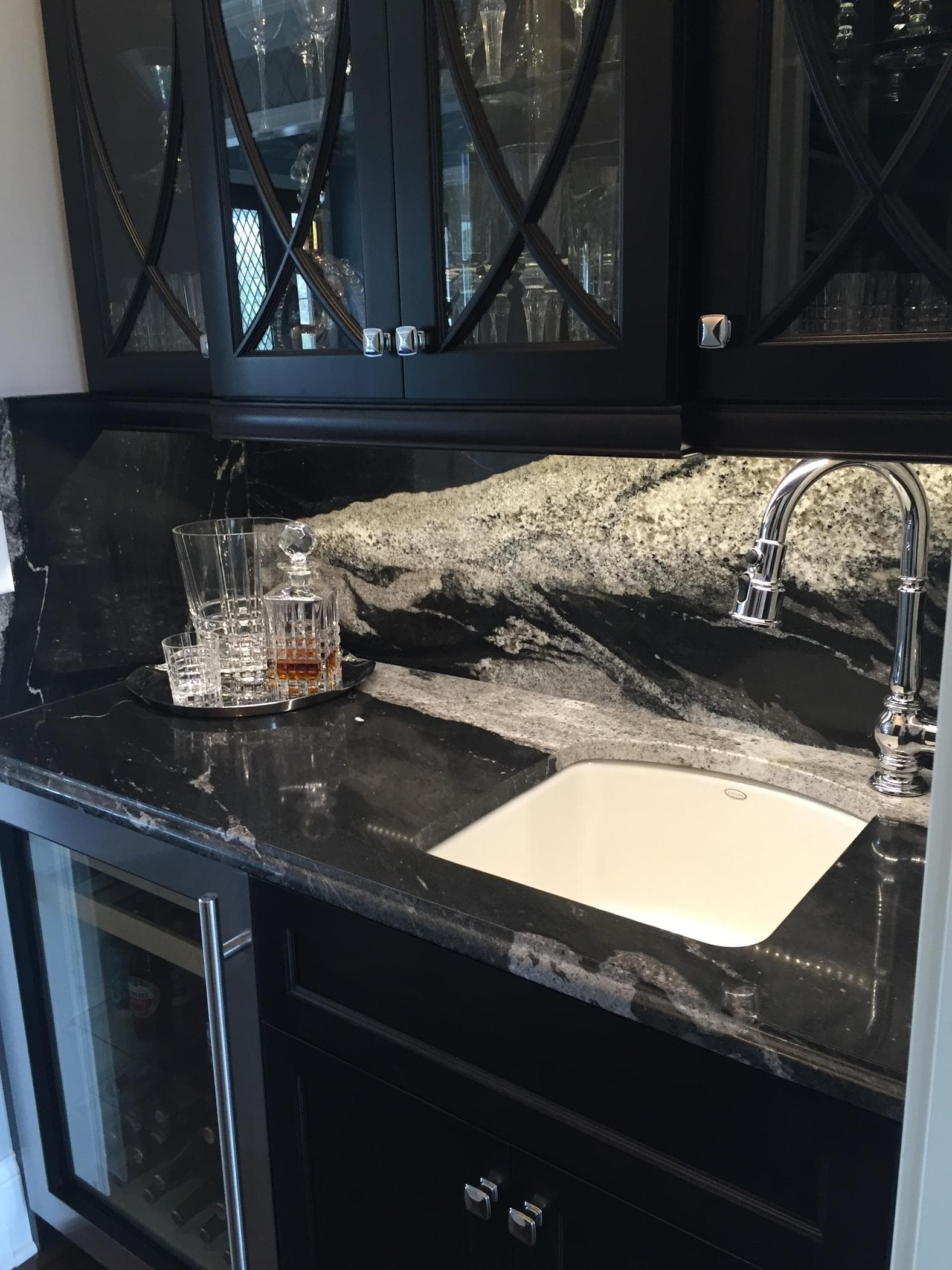 Custom Bar — Photo 1