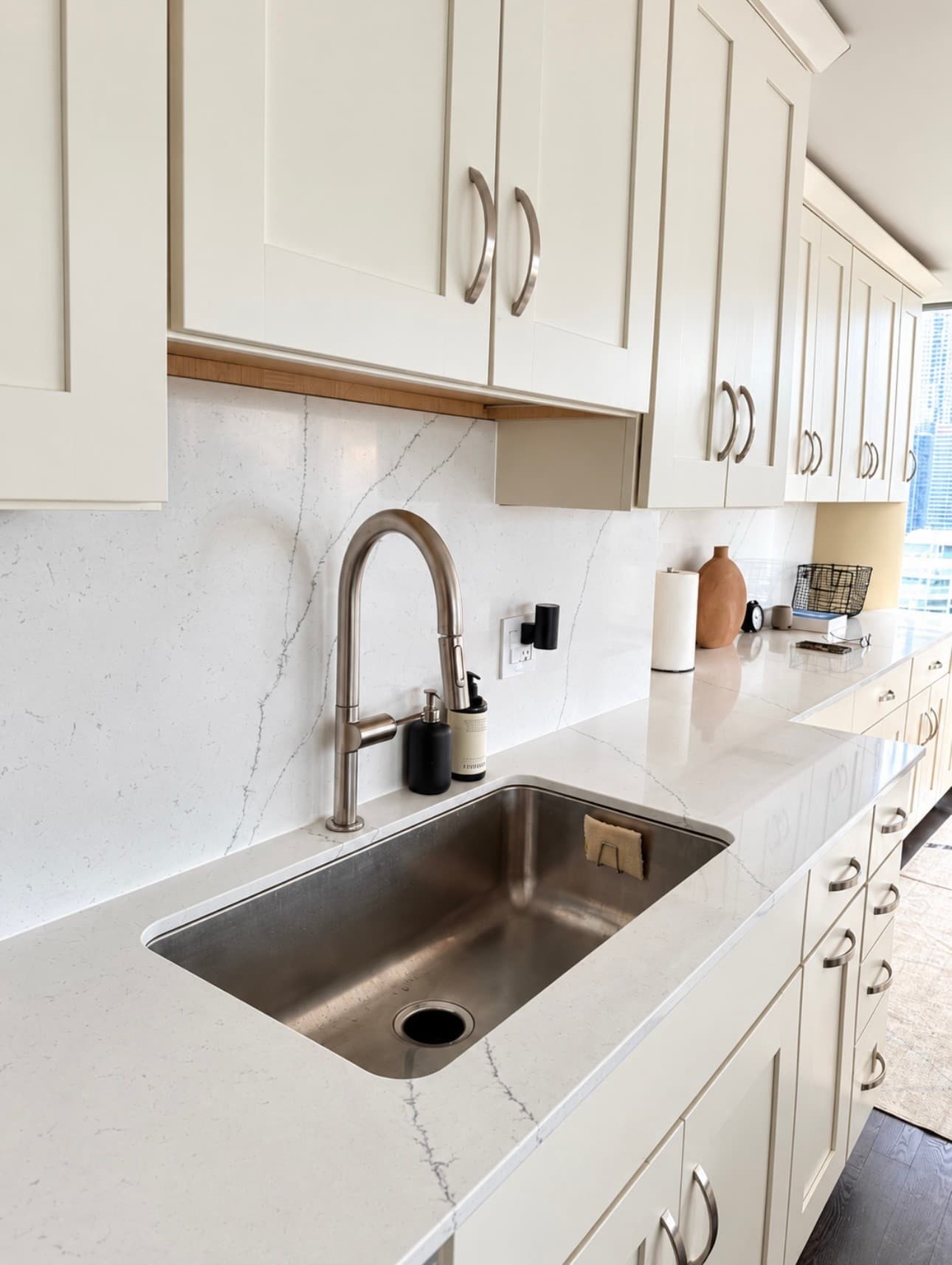 Lake Point Tower Kitchen — Photo 1