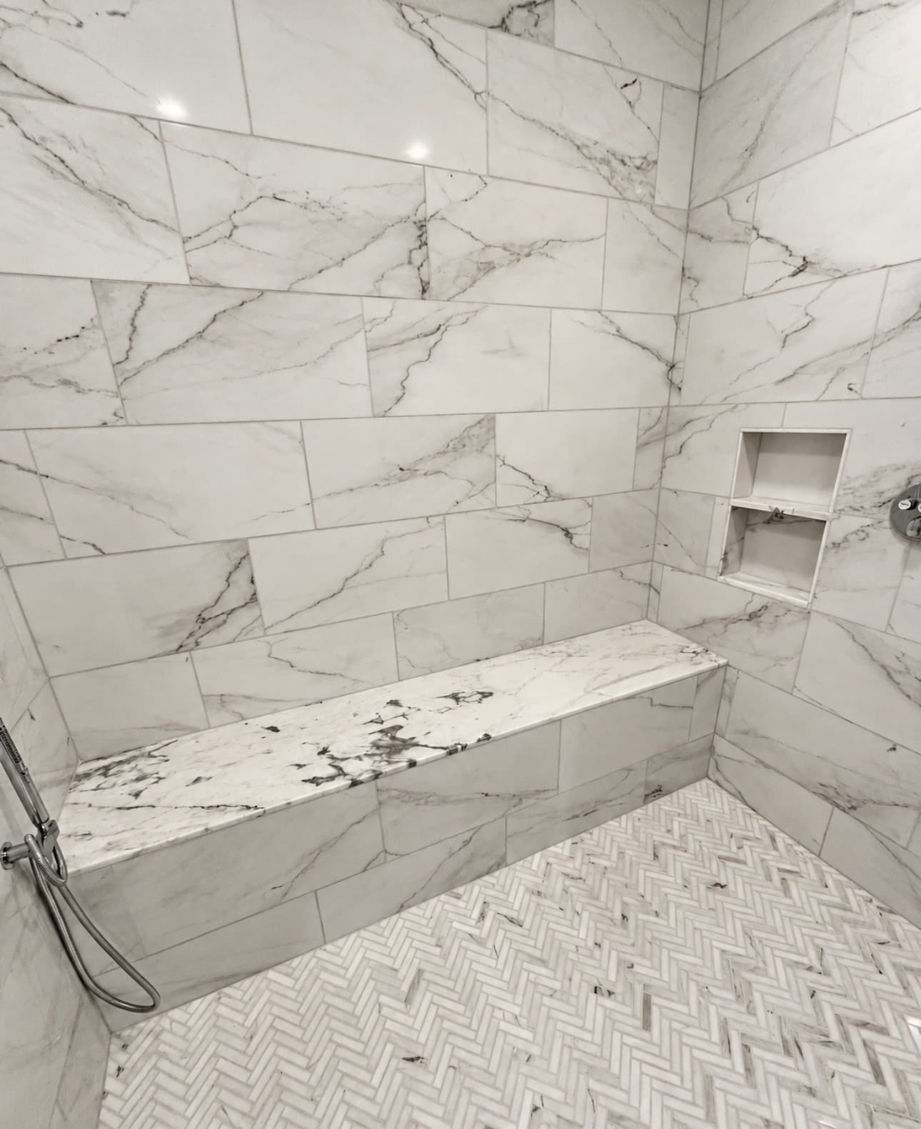 Lincoln Marble Bath — Photo 2