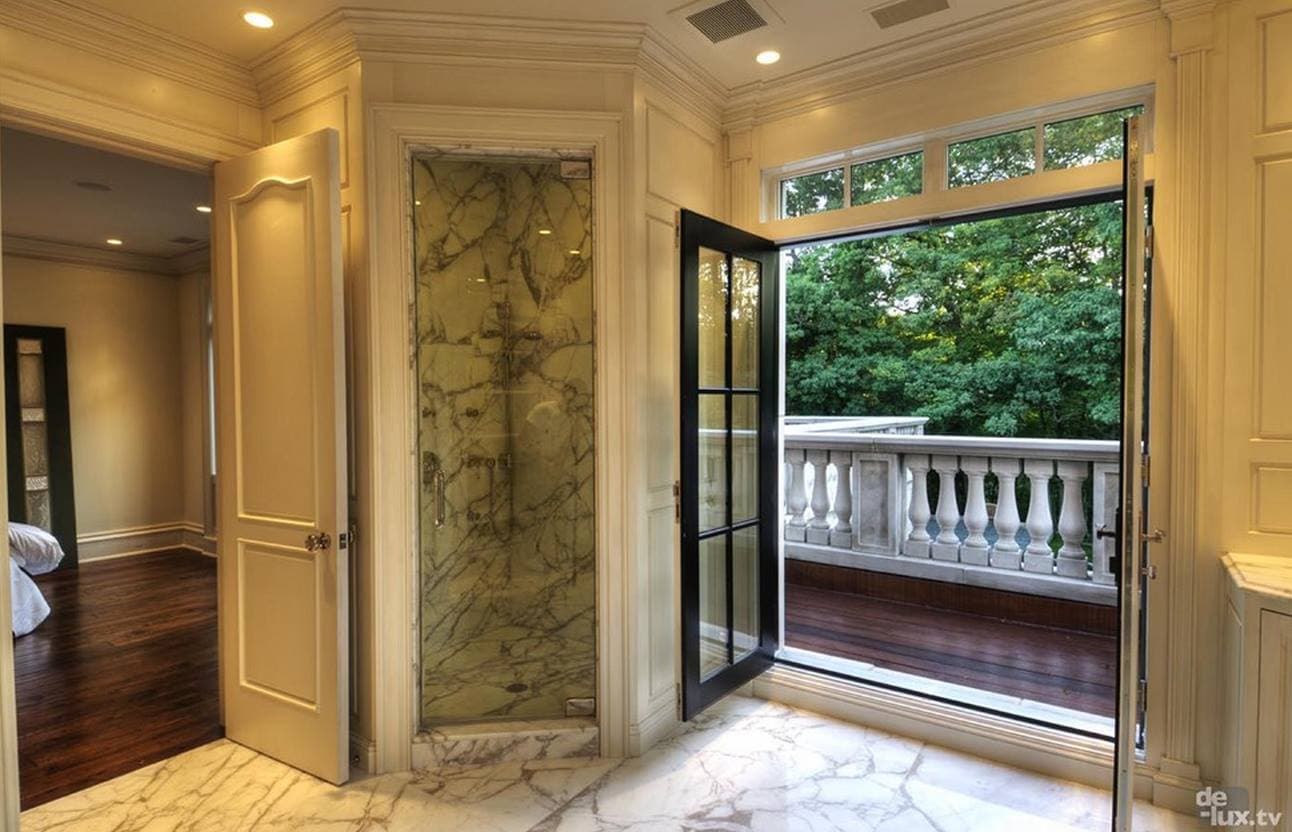 Luxury Master Bath — Photo 2