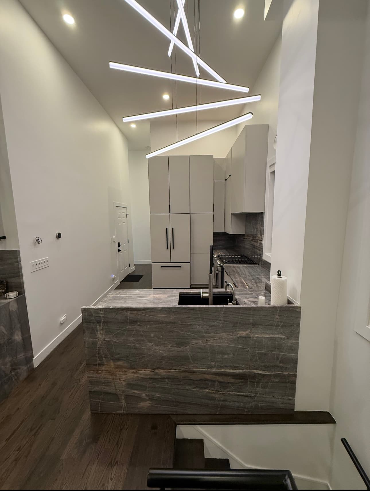 Modern City Kitchen 2025 — Photo 4