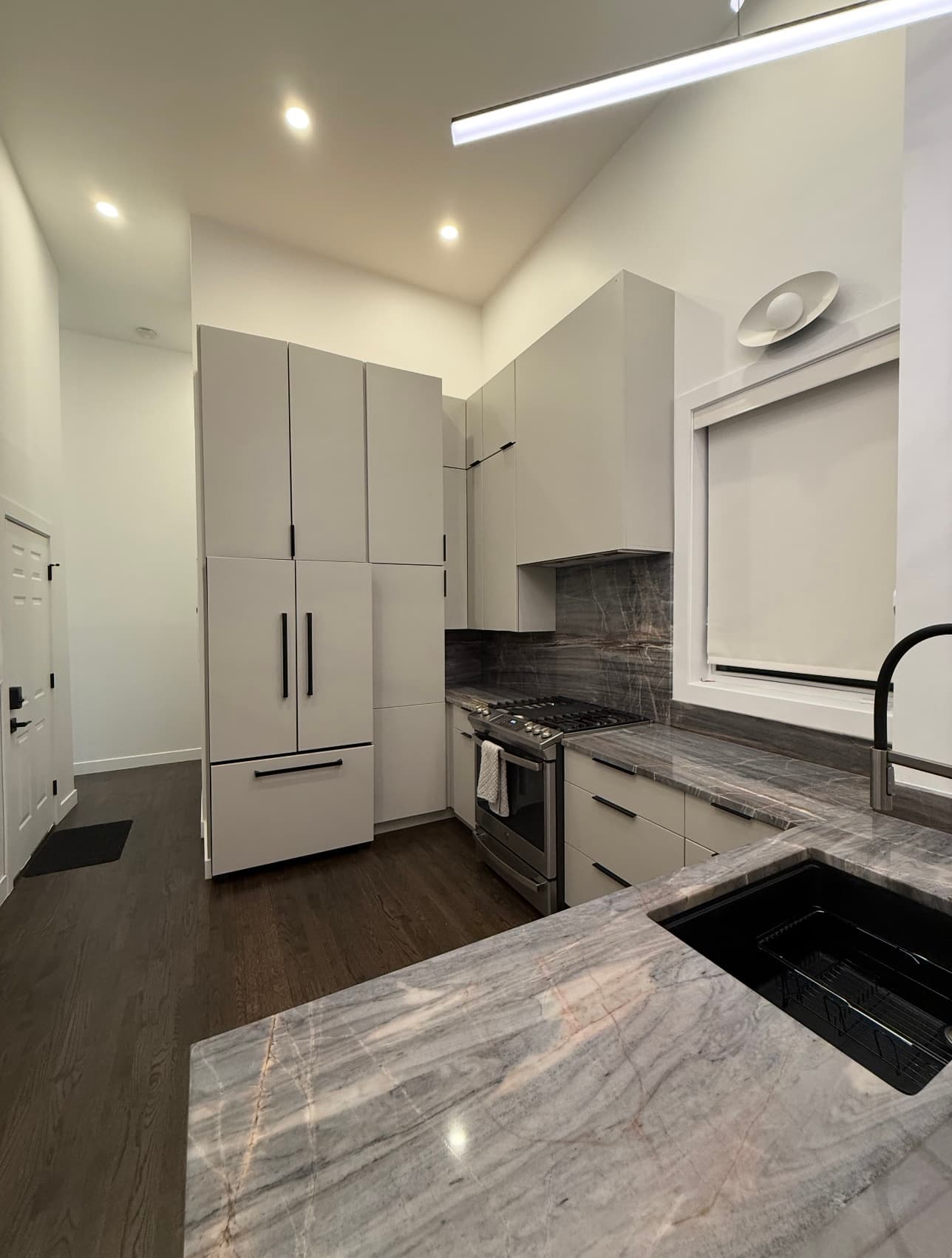 Modern City Kitchen 2025 — Photo 3