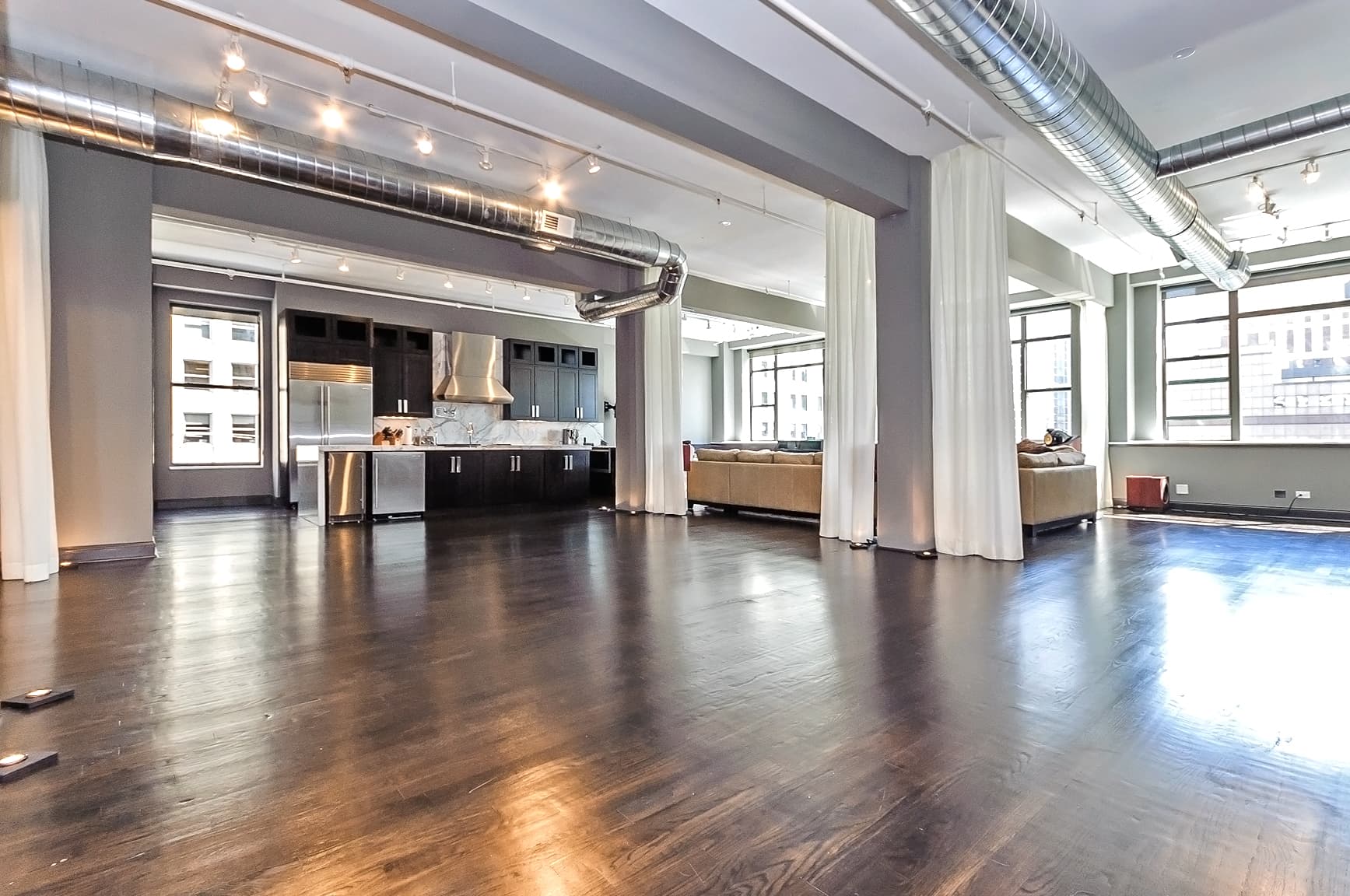 Modern Loft — Photo 8