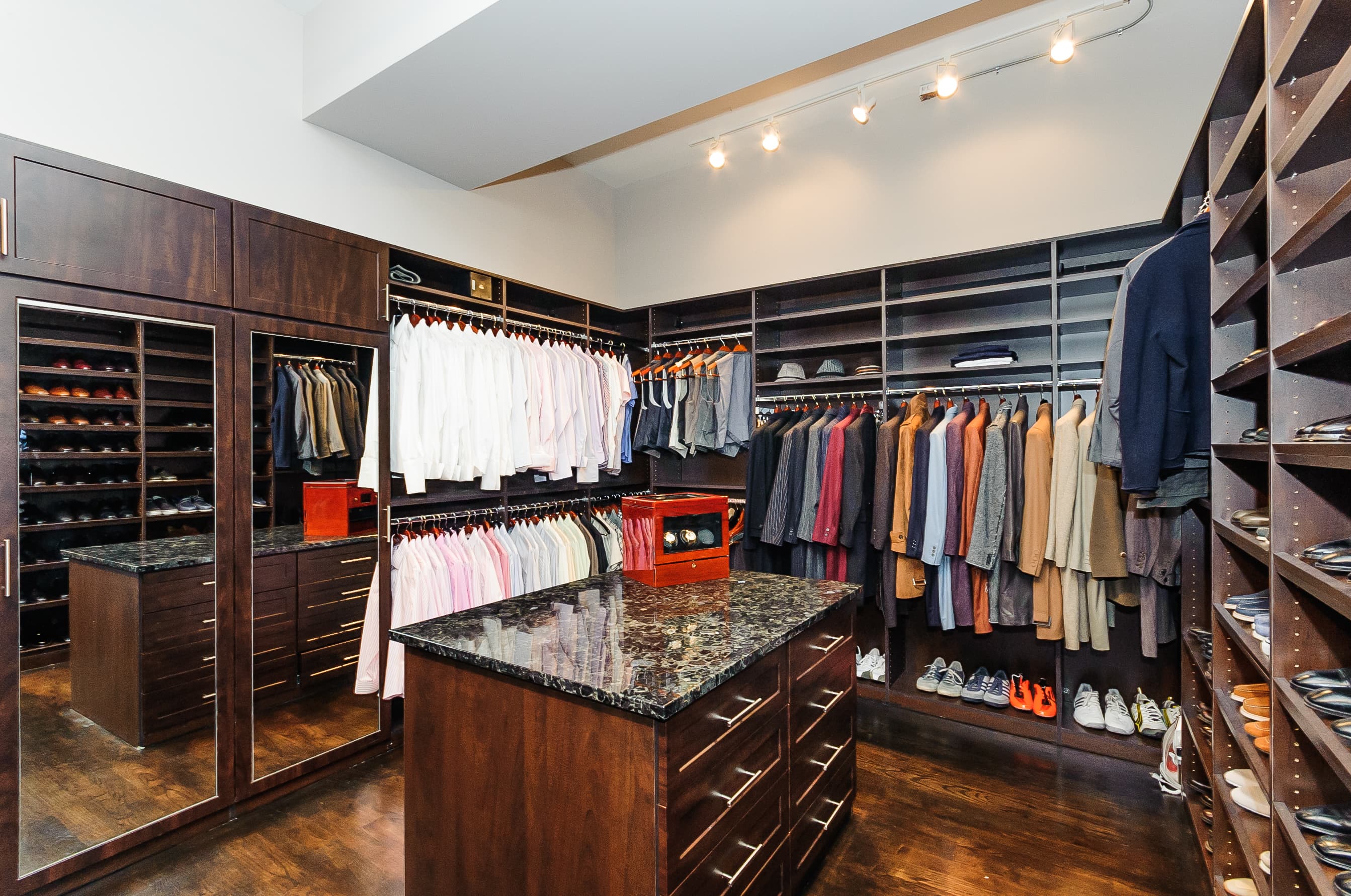 Modern Loft — Photo 4