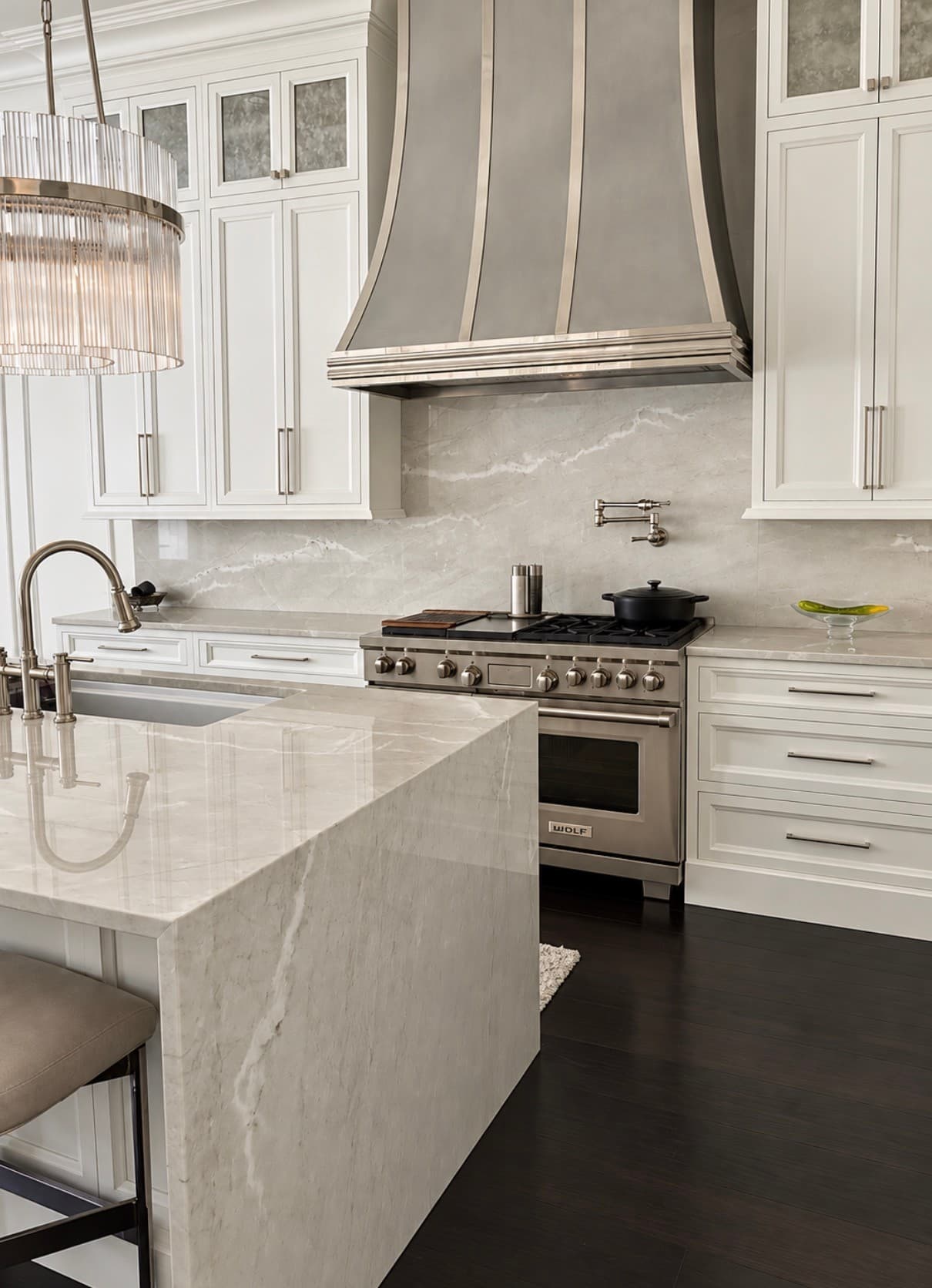 Stainless Hood Kitchen — Photo 1
