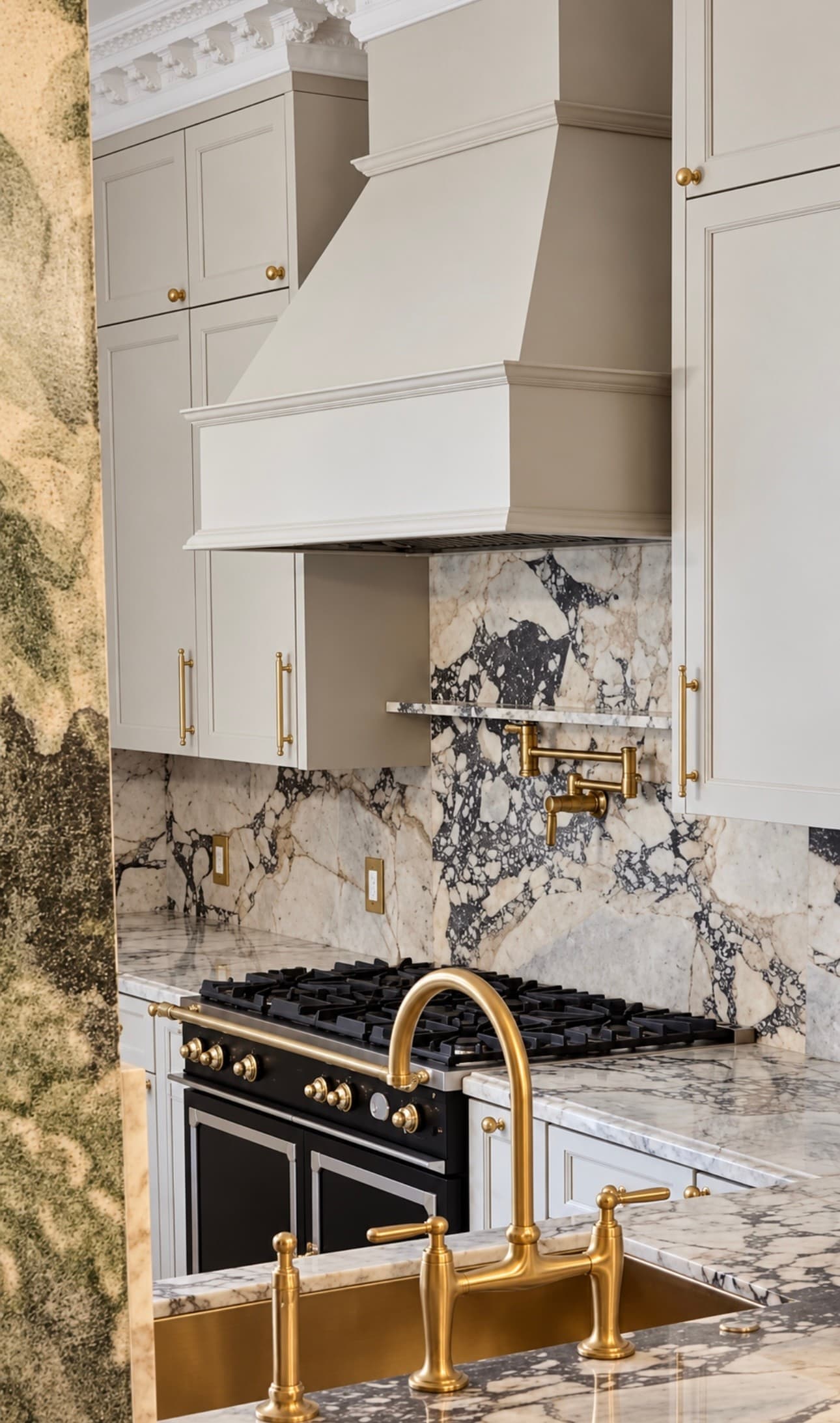 Veined Stone Kitchen & Black Range — Photo 2