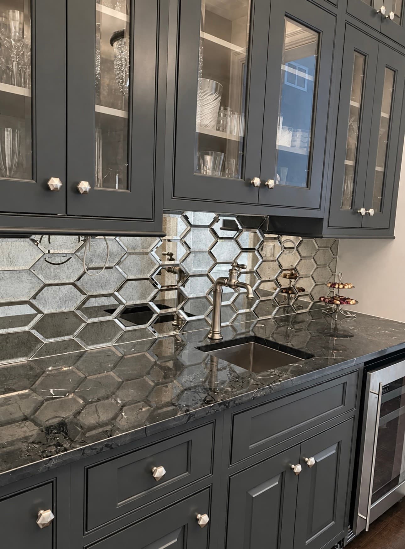 Wet Bar & Mirrored Backsplash — Photo 2