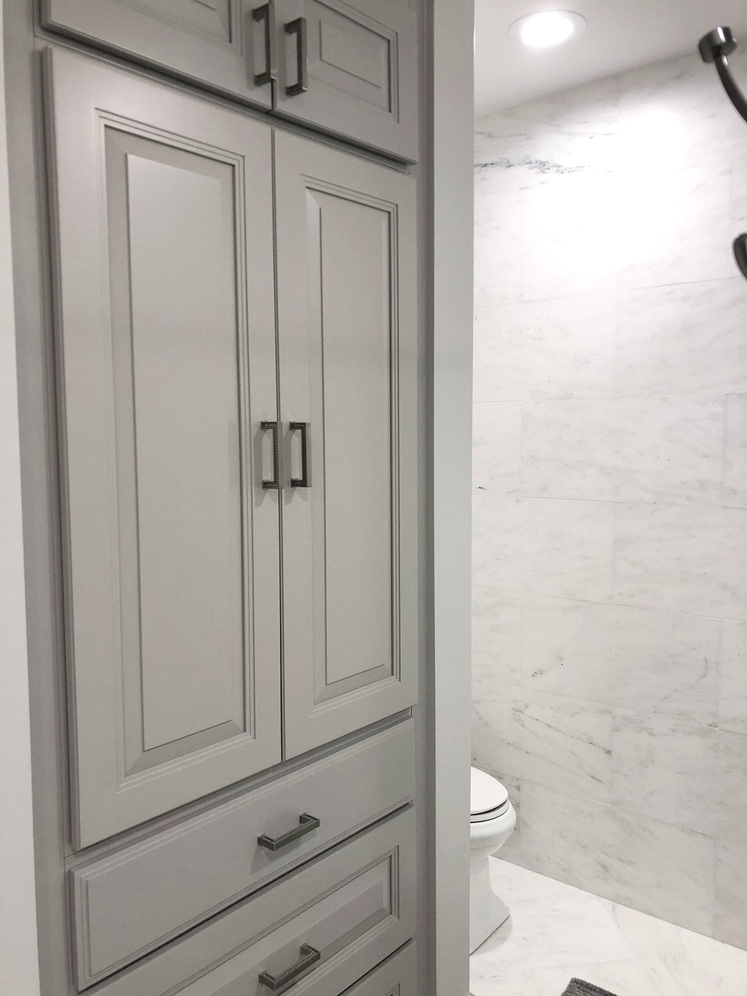 White Arabesque Counters & Olympian White Mosaic Tile — Photo 4