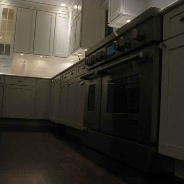 custom white kitchen cabinets