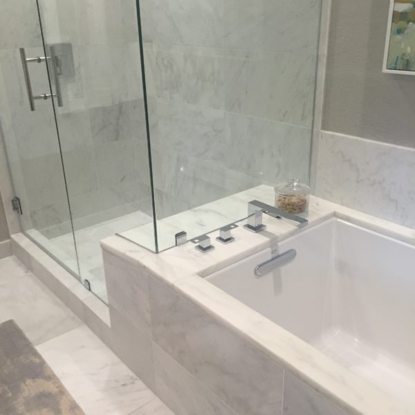 elegant-marble-bathroom