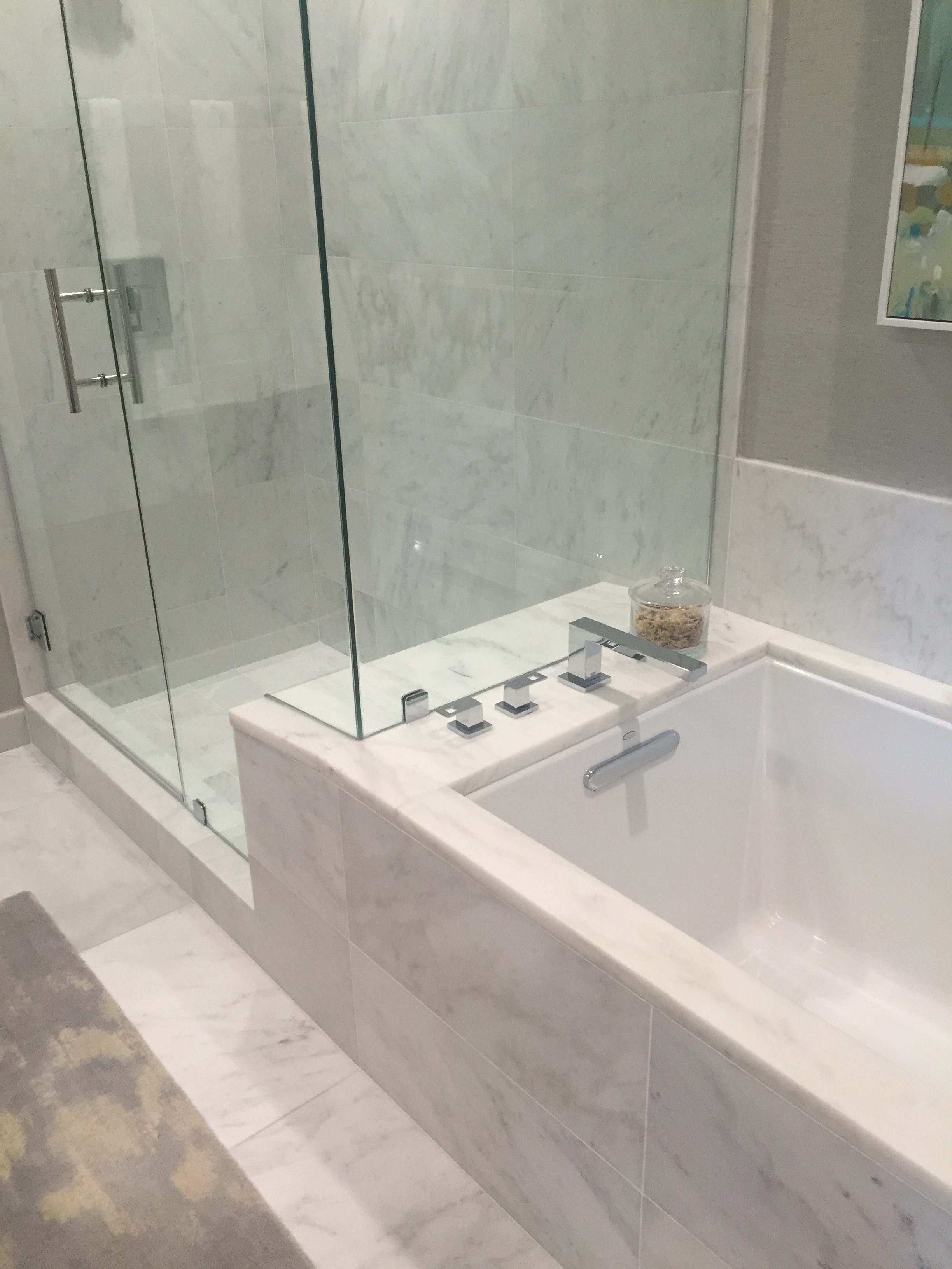 elegant-marble-bathroom